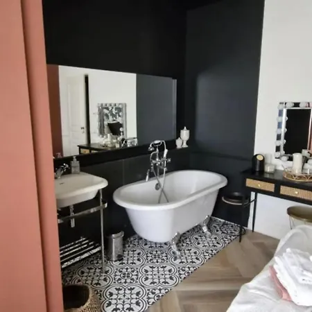 Spacieuse Avec Piscine à Mios