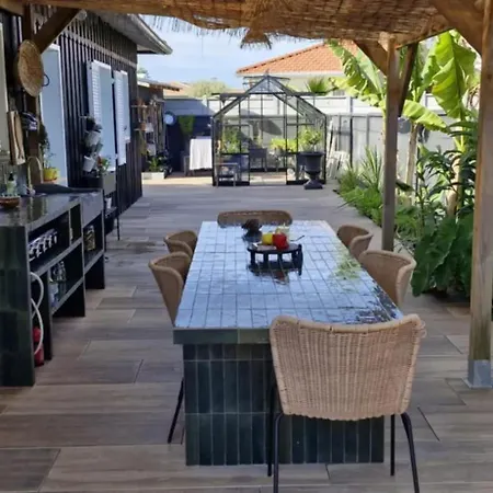 Spacieuse Avec Piscine à Villa