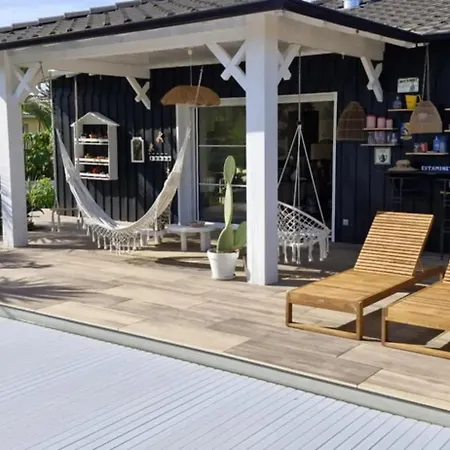 Spacieuse Avec Piscine à * Mios