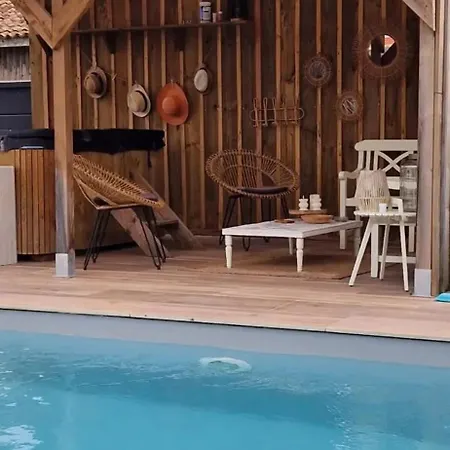 别墅 Spacieuse Avec Piscine à 米奥