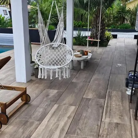 Spacieuse Avec Piscine à Villa