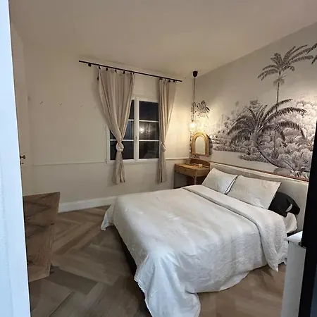 Spacieuse Avec Piscine à Villa Mios