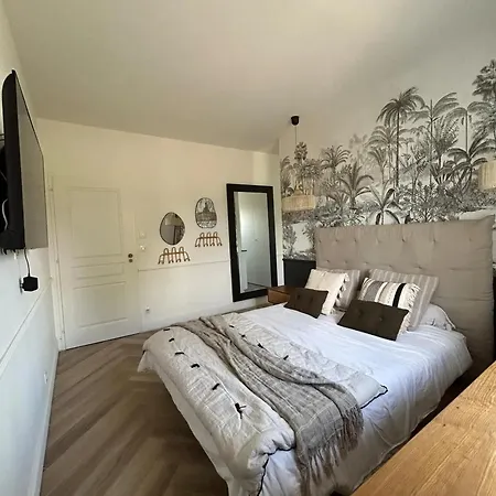 Spacieuse Avec Piscine à Villa *